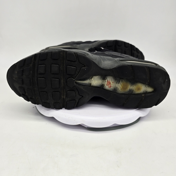 Nike Shoe Men's 11 Air Max 95 Essential Black 749766-065 - Picture 8 of 9